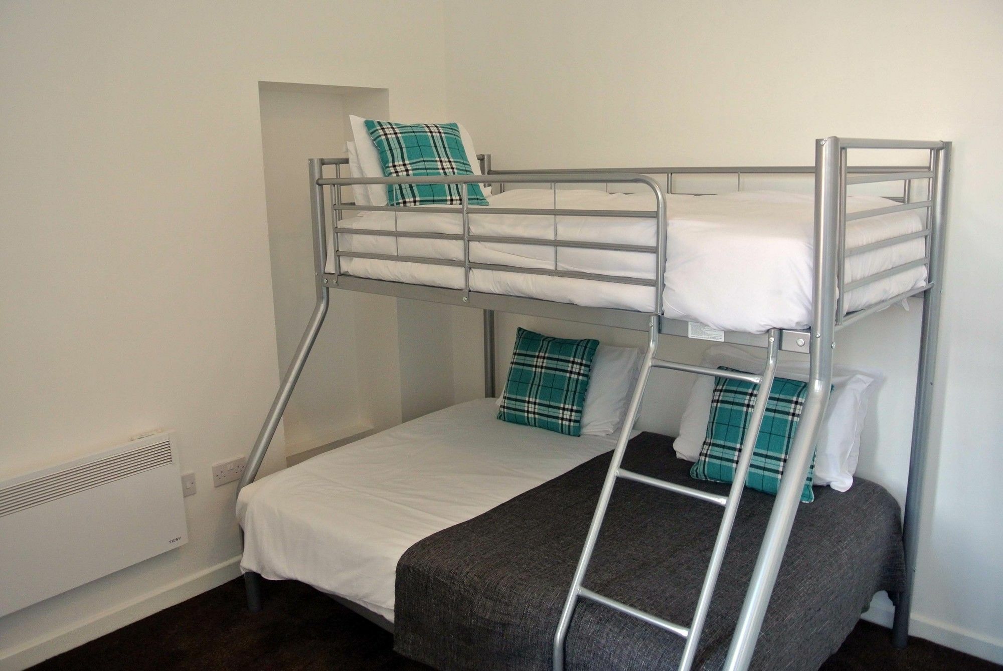 Approved Serviced Apartments Gorse Hill Manchester Ngoại thất bức ảnh